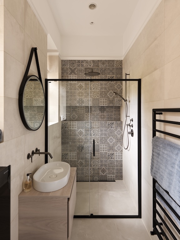 Compact Townhouse Bathroom Design