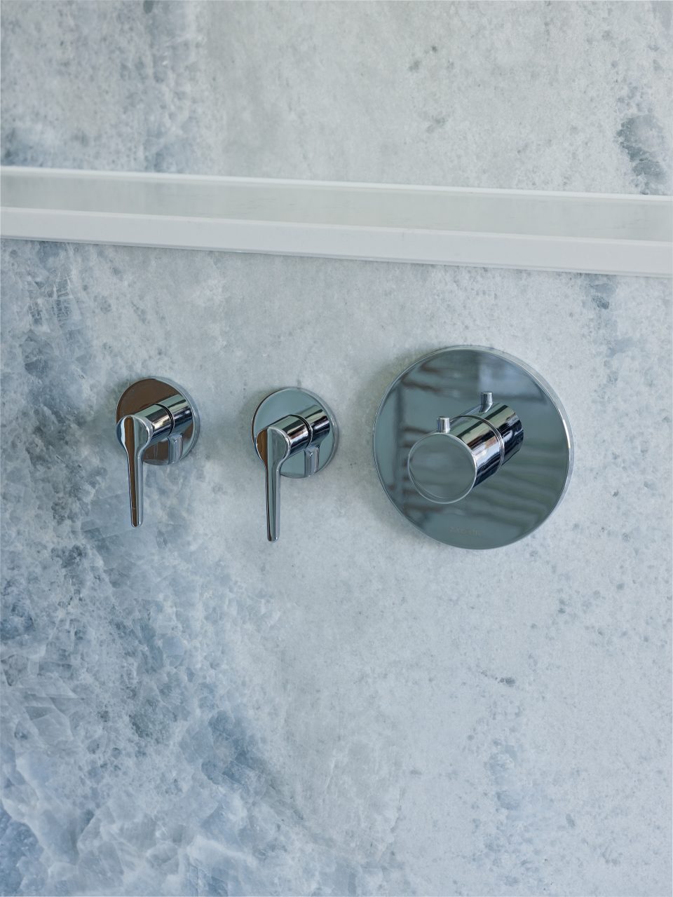 Contemporary guest en suite