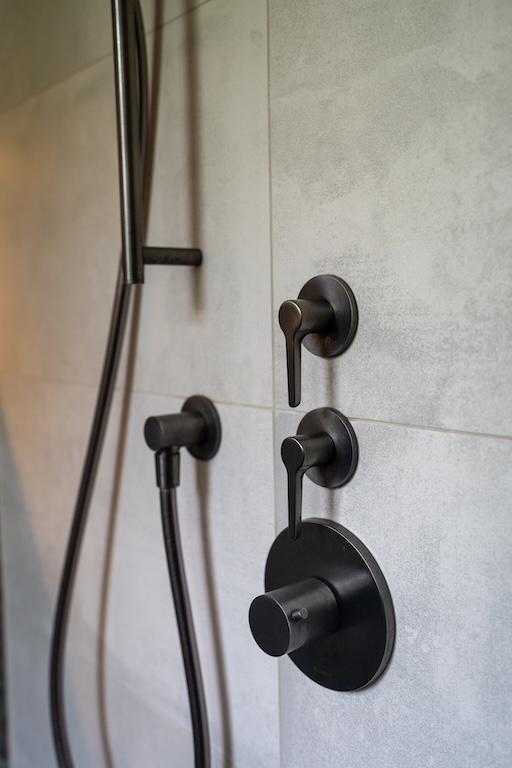 Compact Townhouse Bathroom Design